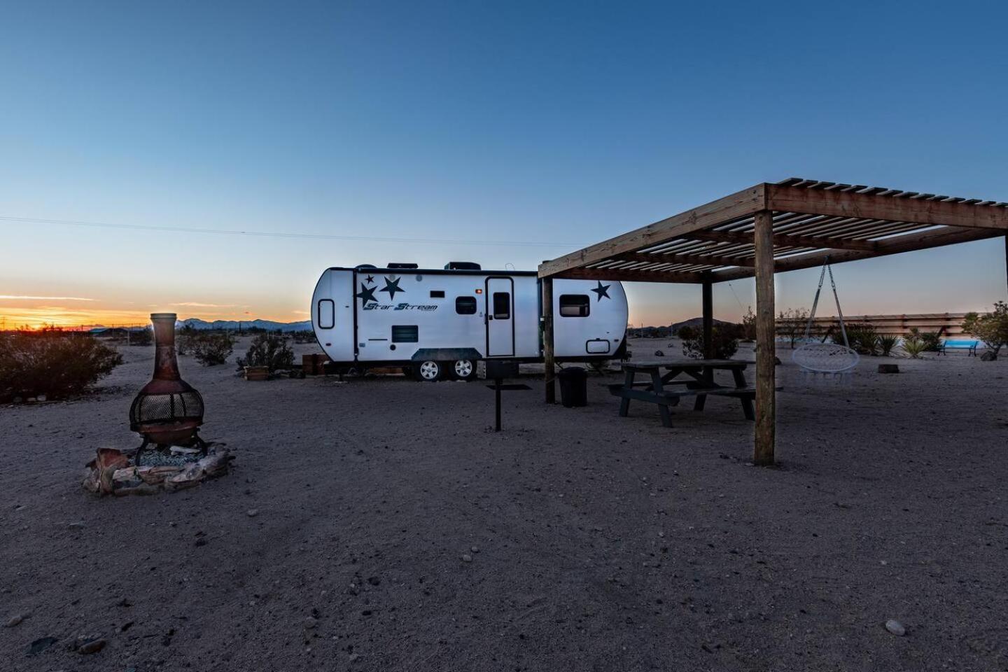 Jt Village Campground - Star Stream Джошуа Три Екстериор снимка